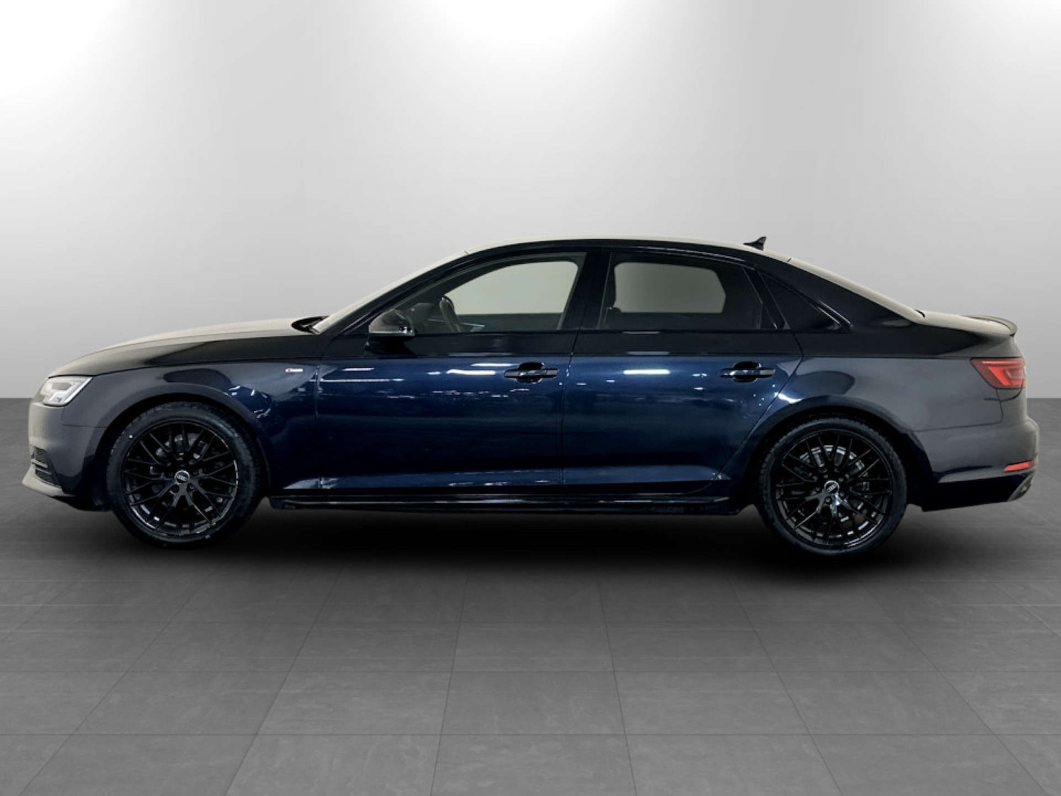 Used Audi A4 2017 for sale - 77650519: Photo 7