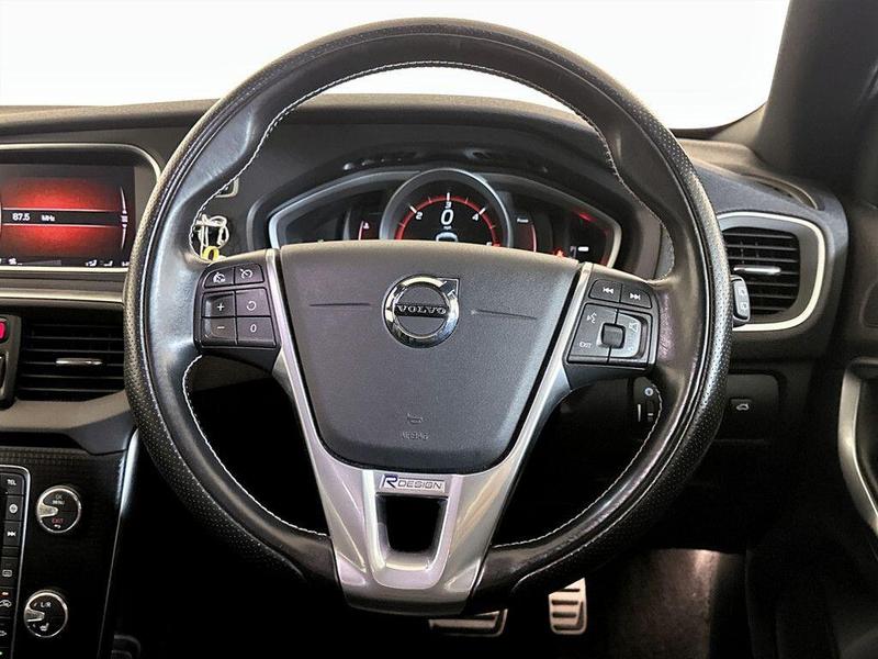 Used Volvo V40 2017 for sale - 76382155: Photo 15