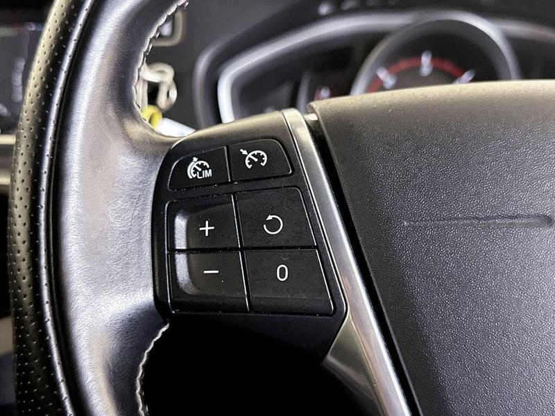 Used Volvo V40 2017 for sale - 76382155: Photo 16