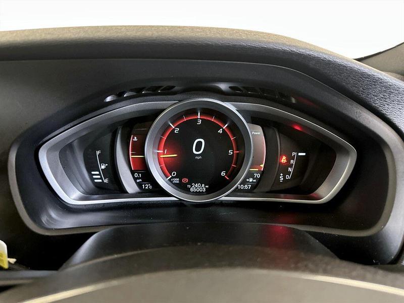 Used Volvo V40 2017 for sale - 76382155: Photo 17