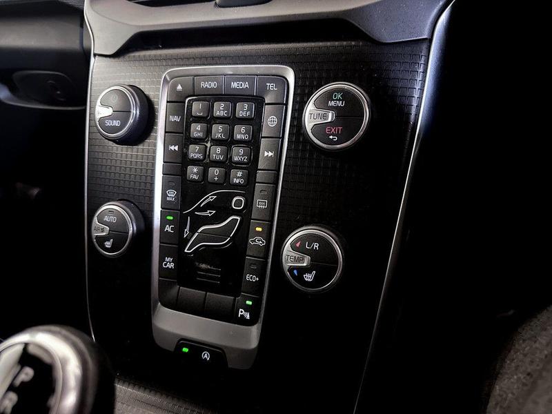 Used Volvo V40 2017 for sale - 76382155: Photo 23