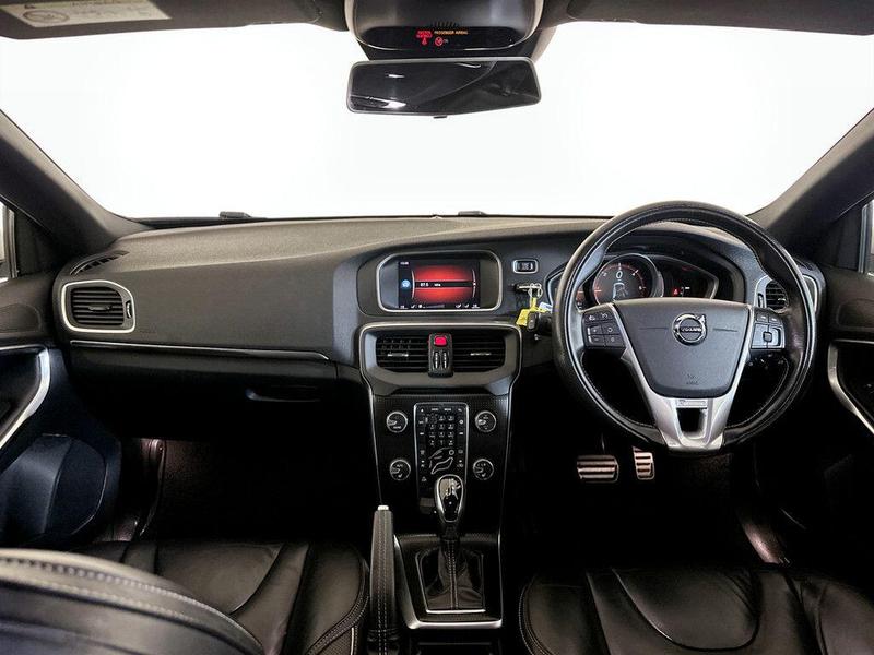 Used Volvo V40 2017 for sale - 76382155: Photo 3