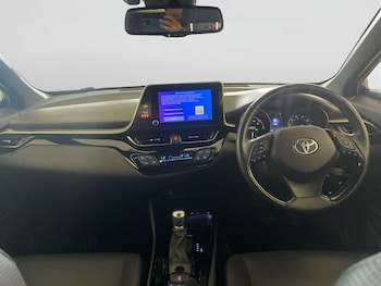 Used Toyota C-HR 2023 for sale - 78658808: Photo