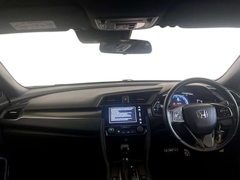 Used Honda Civic 2018 for sale - 77548575: Photo