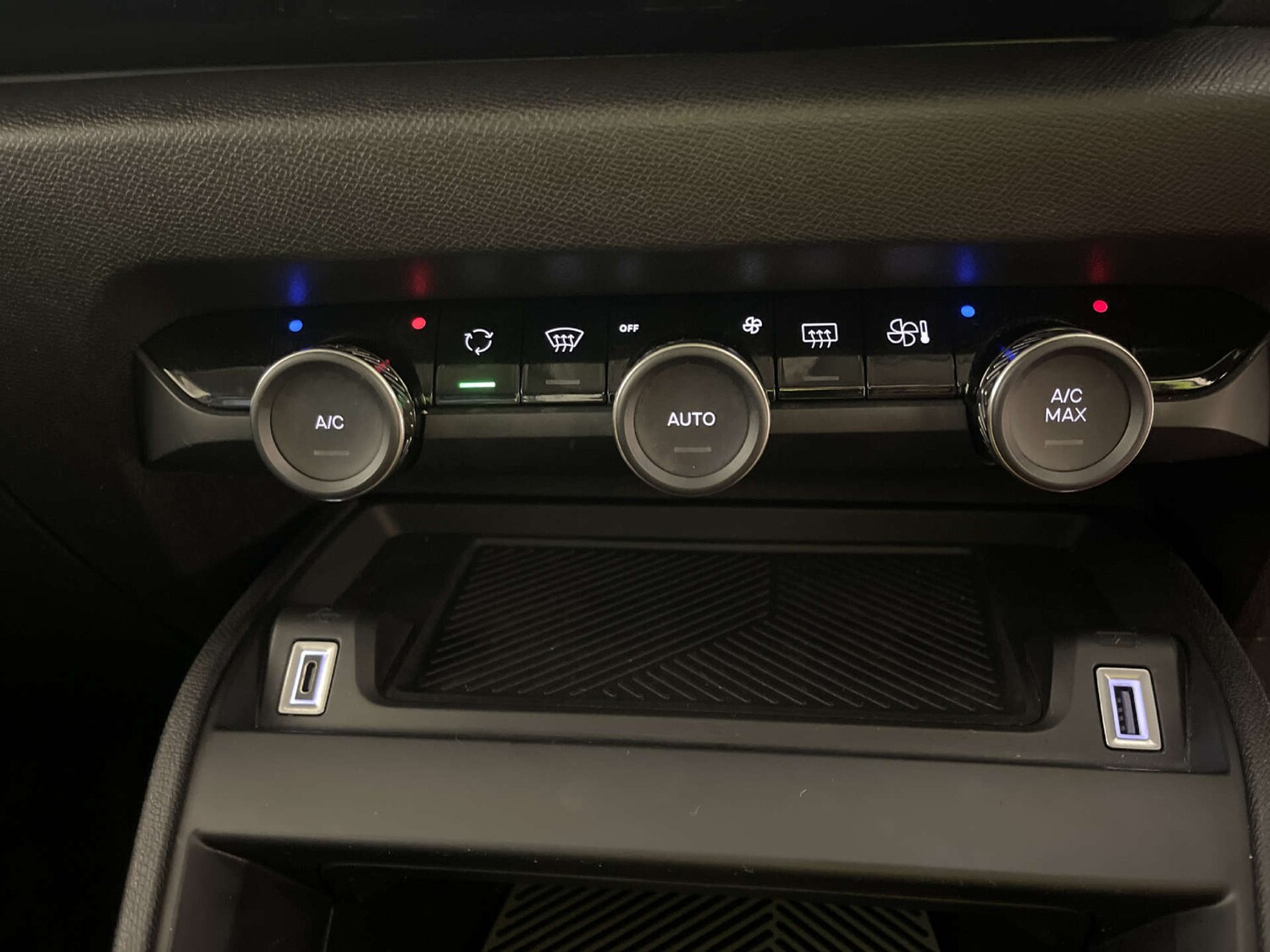 Used Citroen C4 X 2023 for sale - 77946377: Photo 23