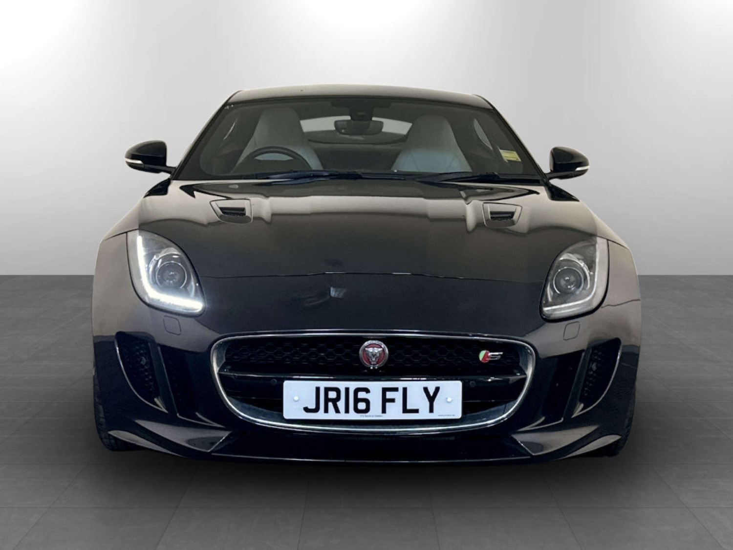 Used Jaguar F-Type 2016 for sale - 77185095: Photo 5