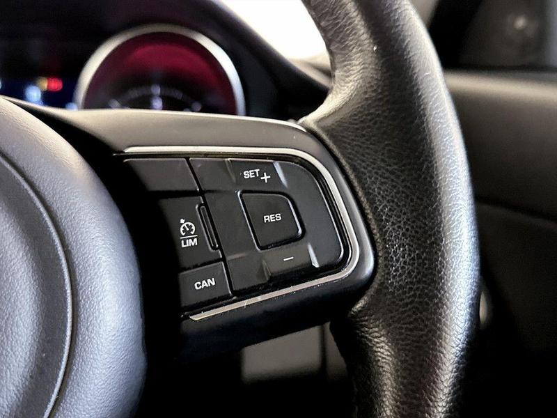 Used Jaguar E-Pace 2019 for sale - 76776775: Photo 20