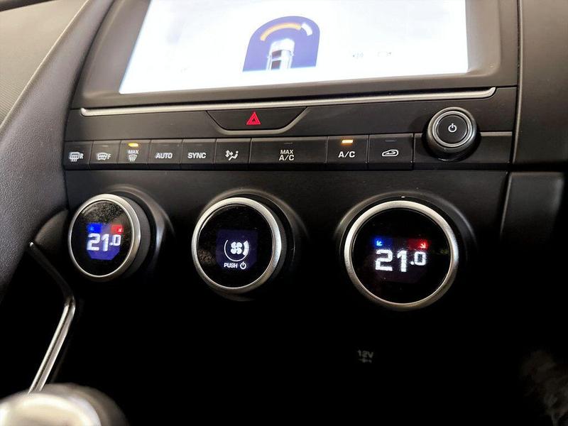 Used Jaguar E-Pace 2019 for sale - 76776775: Photo 25