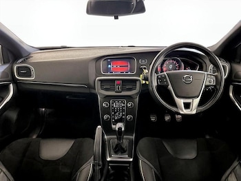 Used Volvo V40 2018 for sale - 75898098: Photo