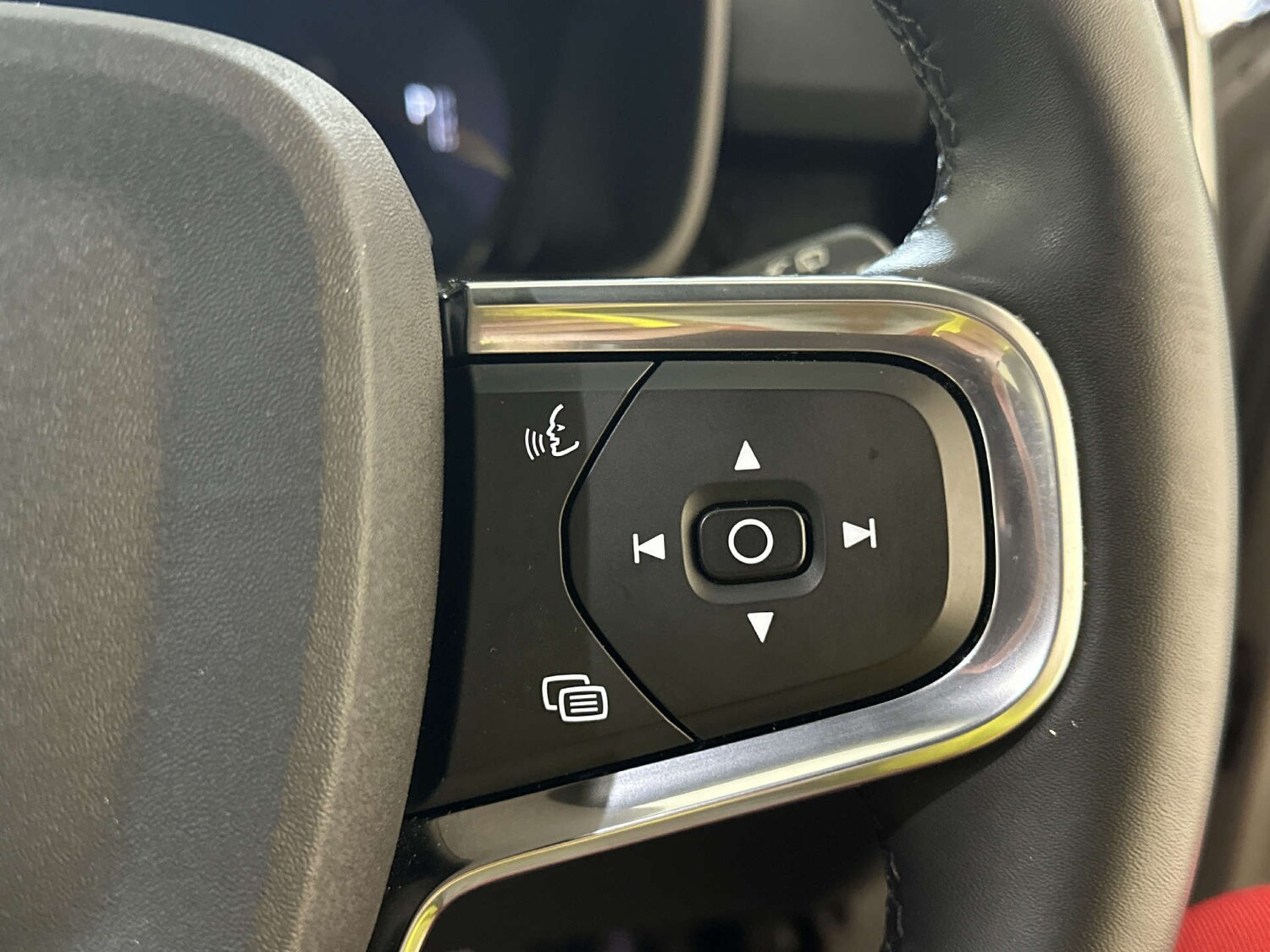 Used Volvo XC40 2024 for sale - 77917740: Photo 19