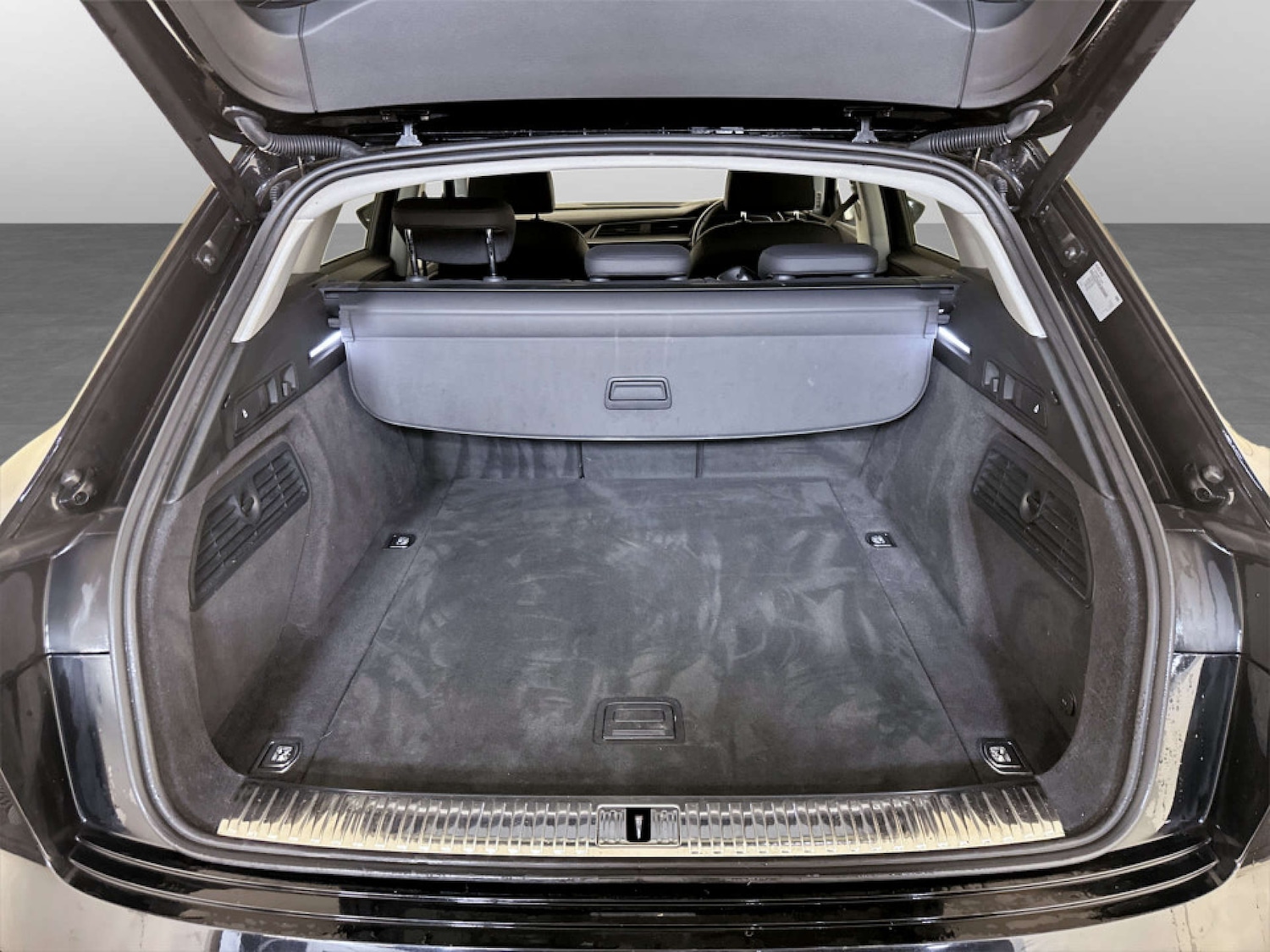 Used Audi e-tron 2020 for sale - 77523438: Photo 14