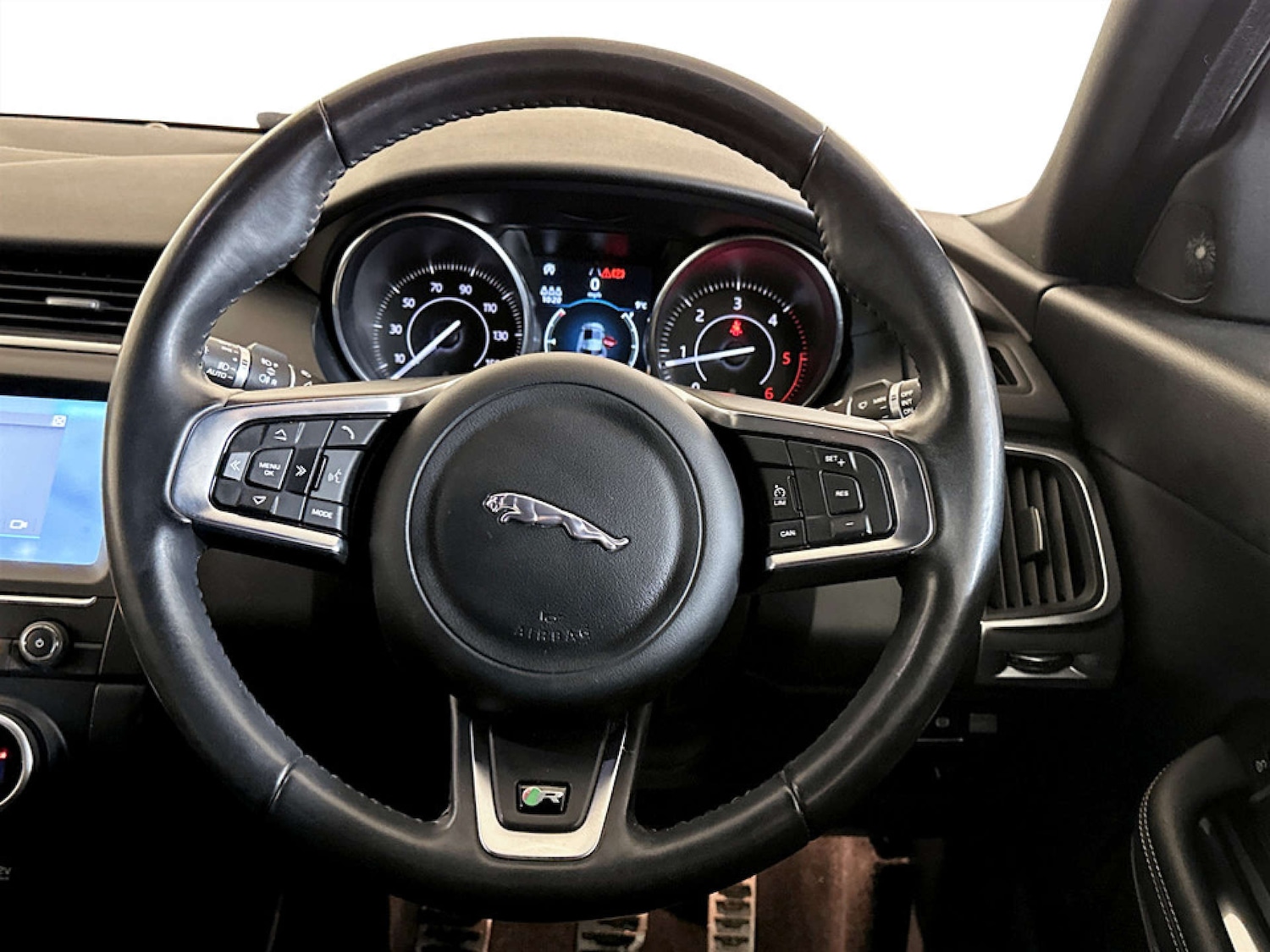 Used Jaguar E-Pace 2019 for sale - 77185351: Photo 17