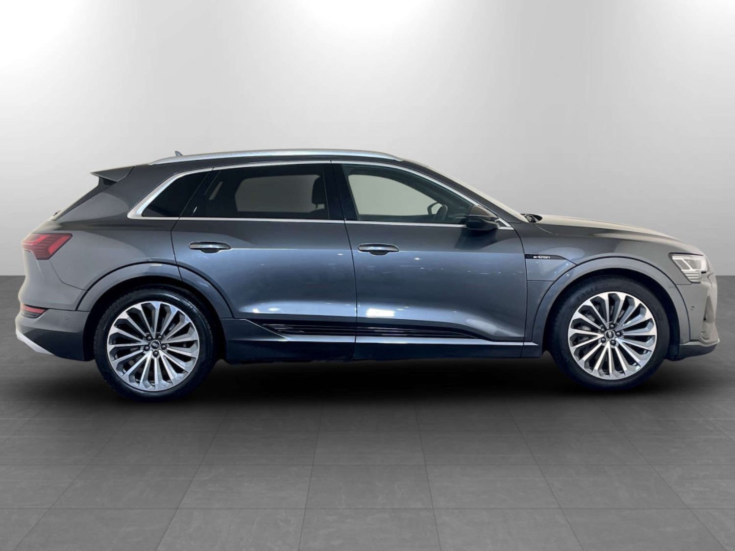 Used Audi e-tron 2022 for sale - 77618861: Photo 11