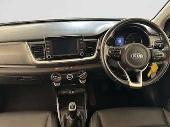 Used Kia Stonic 2020 for sale - 78555269: Photo