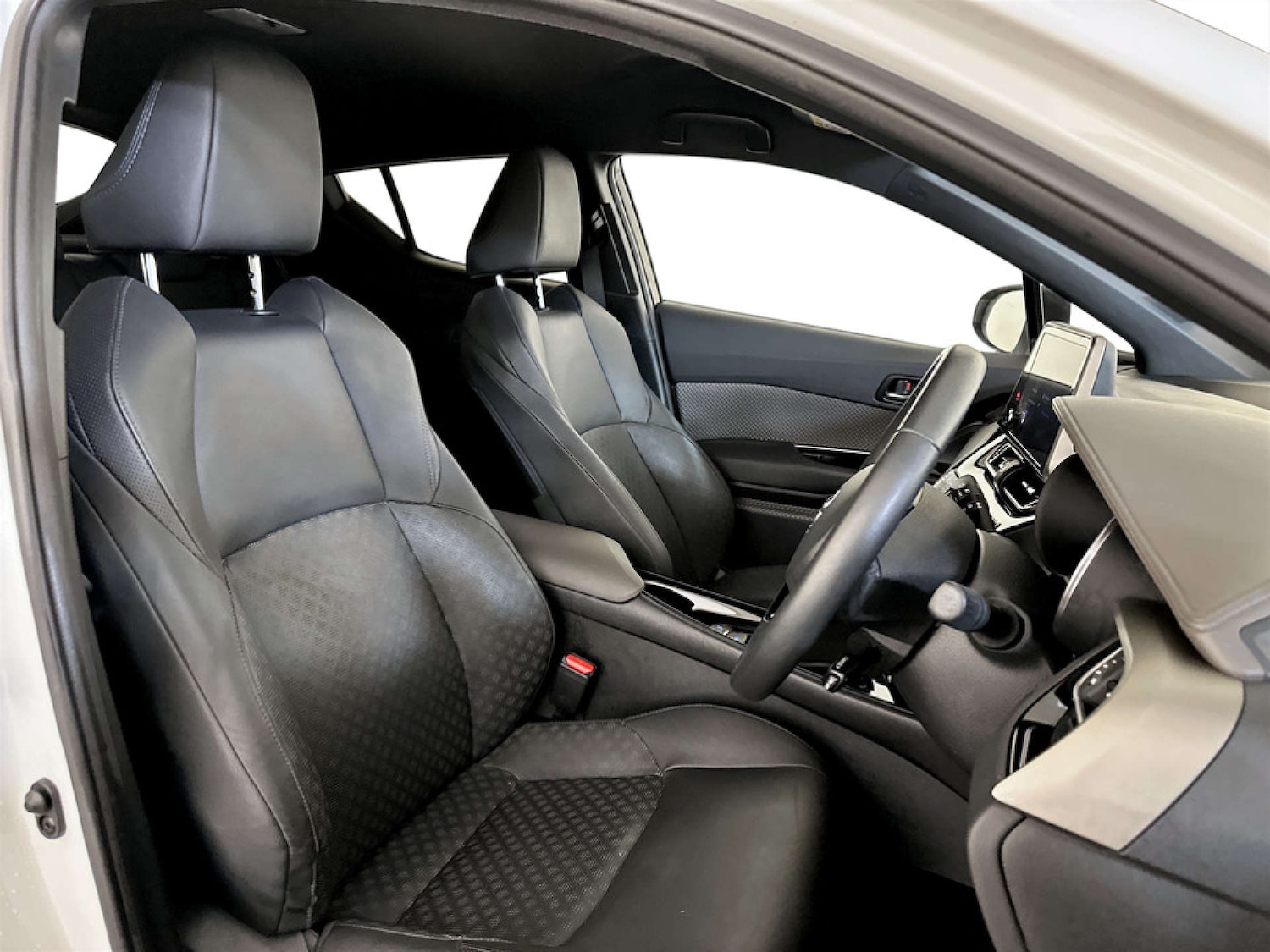 Used Toyota C-HR 2023 for sale - 77185215: Photo 13