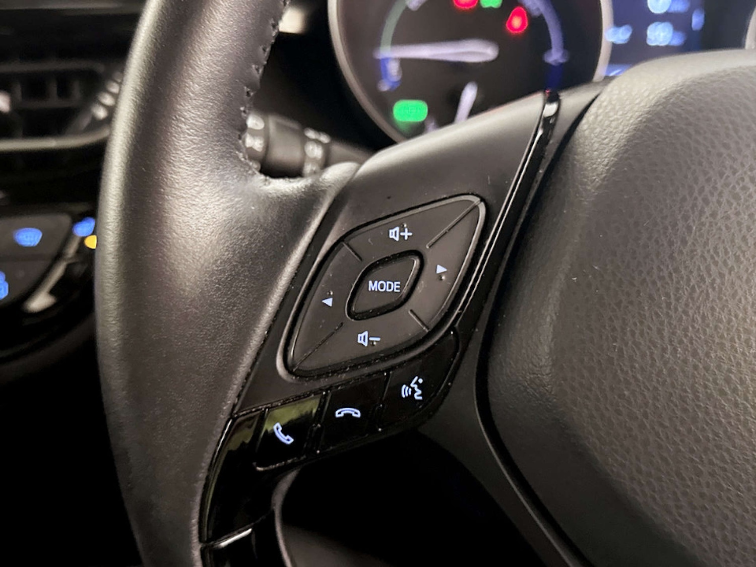 Used Toyota C-HR 2023 for sale - 77185215: Photo 18