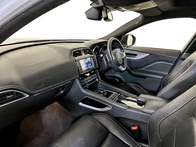 Used Jaguar F-Pace 2018 for sale - 77152168: Photo 12