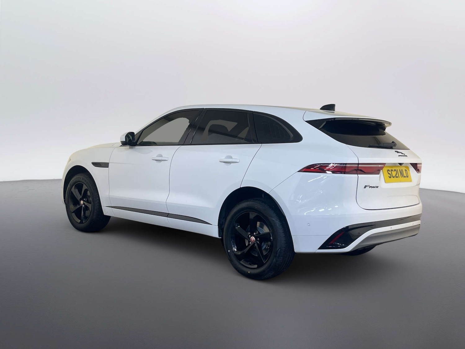 Used Jaguar F-Pace 2021 for sale - 77877324: Photo 8