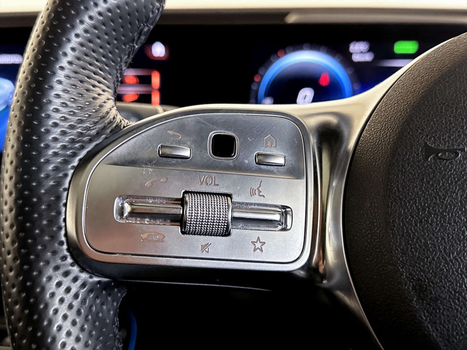 Used Mercedes-Benz EQC 2021 for sale - 77547691: Photo 17