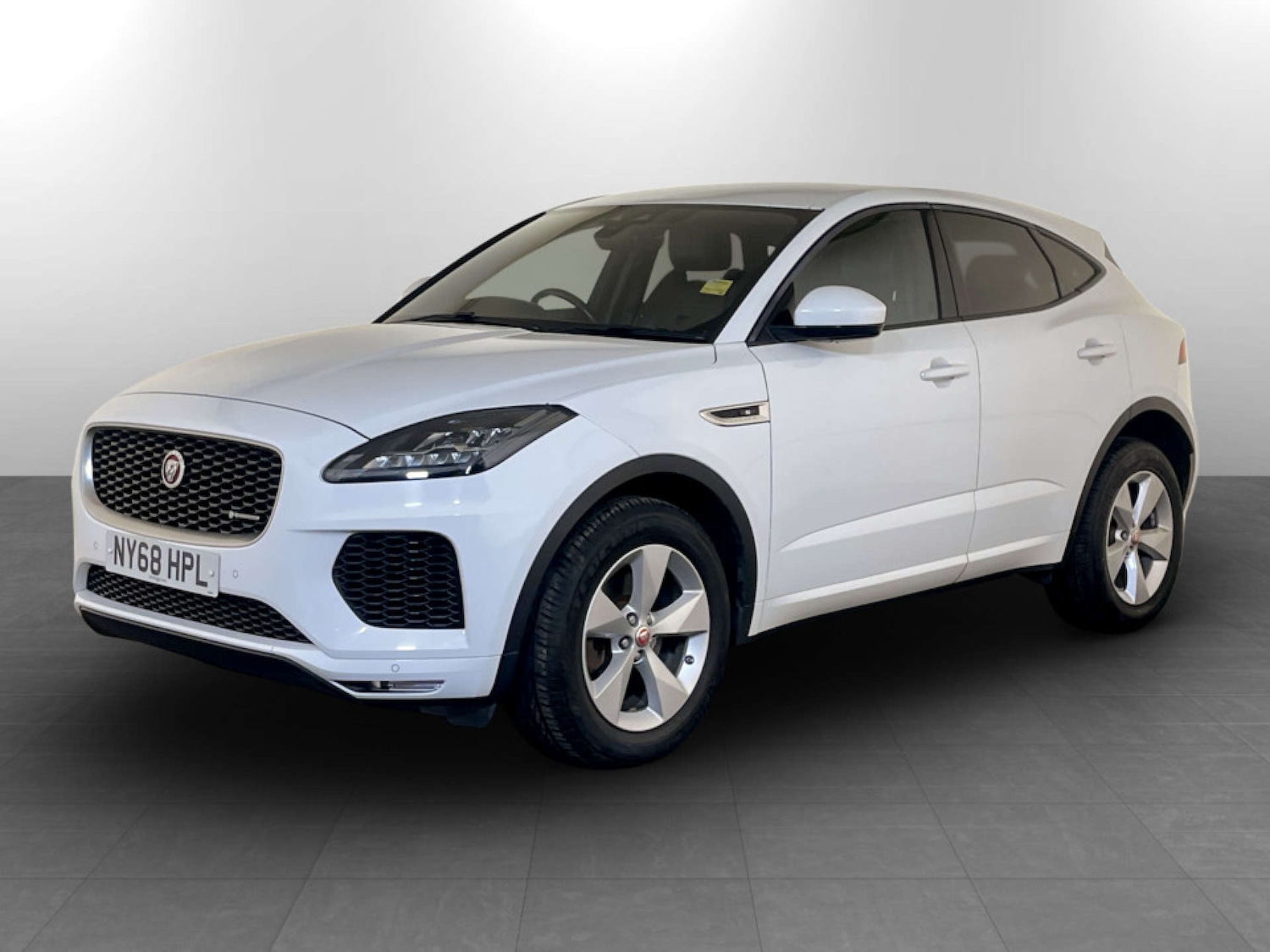 Used Jaguar E-Pace 2018 for sale - 77745608: Photo 6