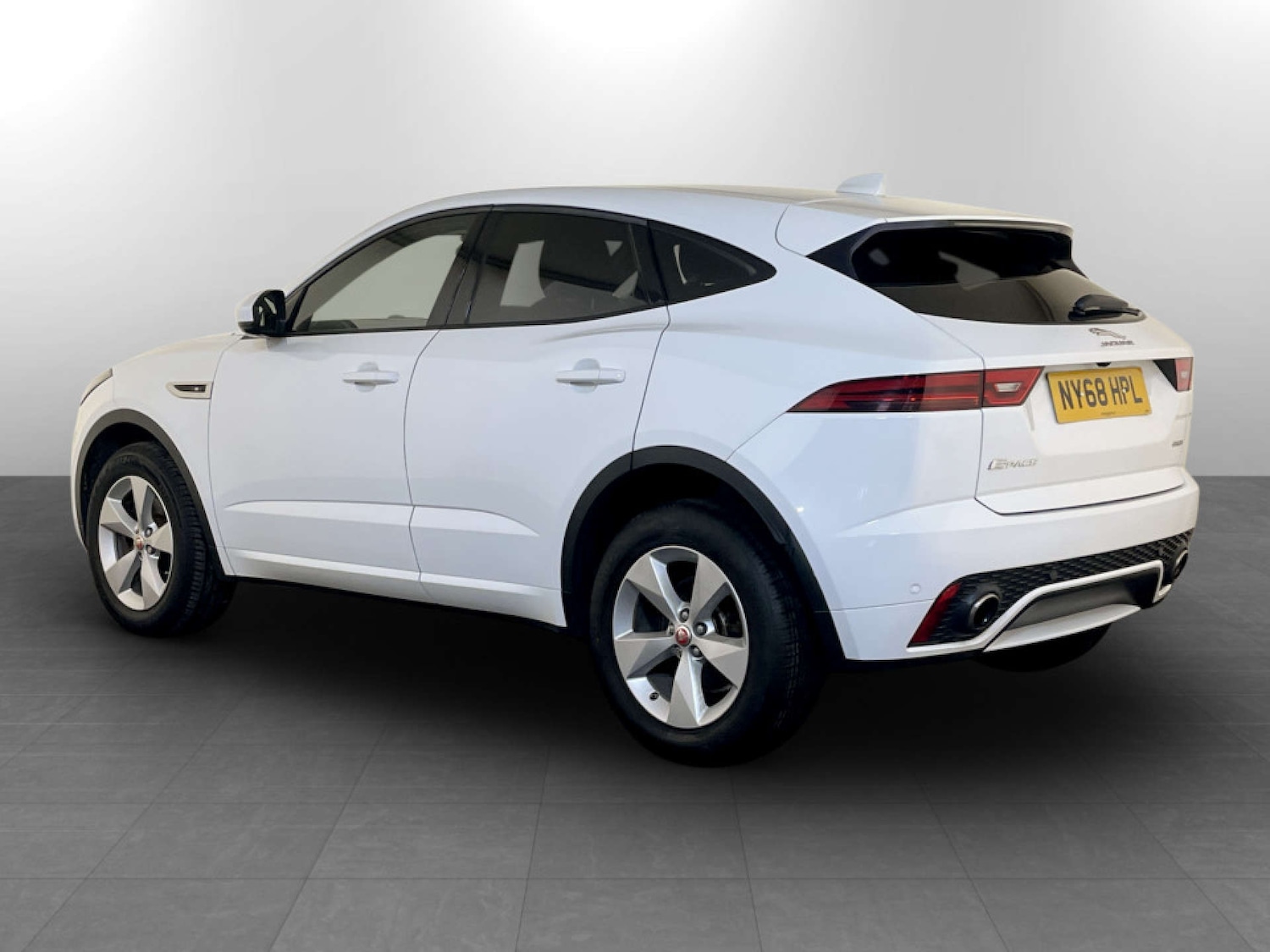 Used Jaguar E-Pace 2018 for sale - 77745608: Photo 8