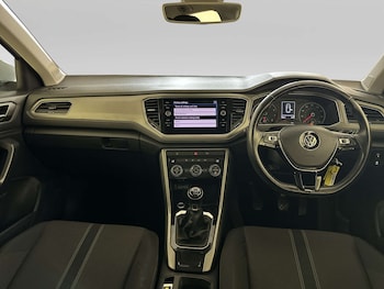 Used Volkswagen T-Roc 2020 for sale - 78885295: Photo