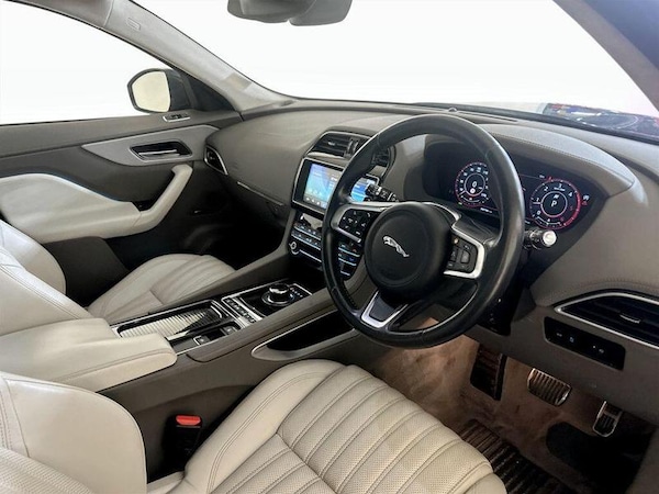 Used Jaguar F-Pace 2019 for sale - 76202200: Photo 17