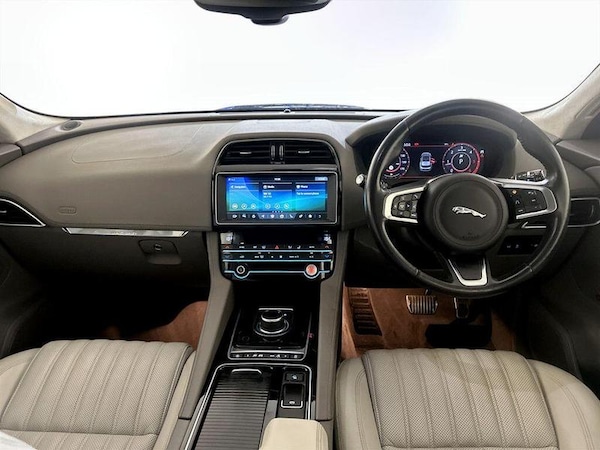 Used Jaguar F-Pace 2019 for sale - 76202200: Photo 3