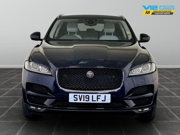 Used Jaguar F-Pace 2019 for sale - 76202200: Photo 5