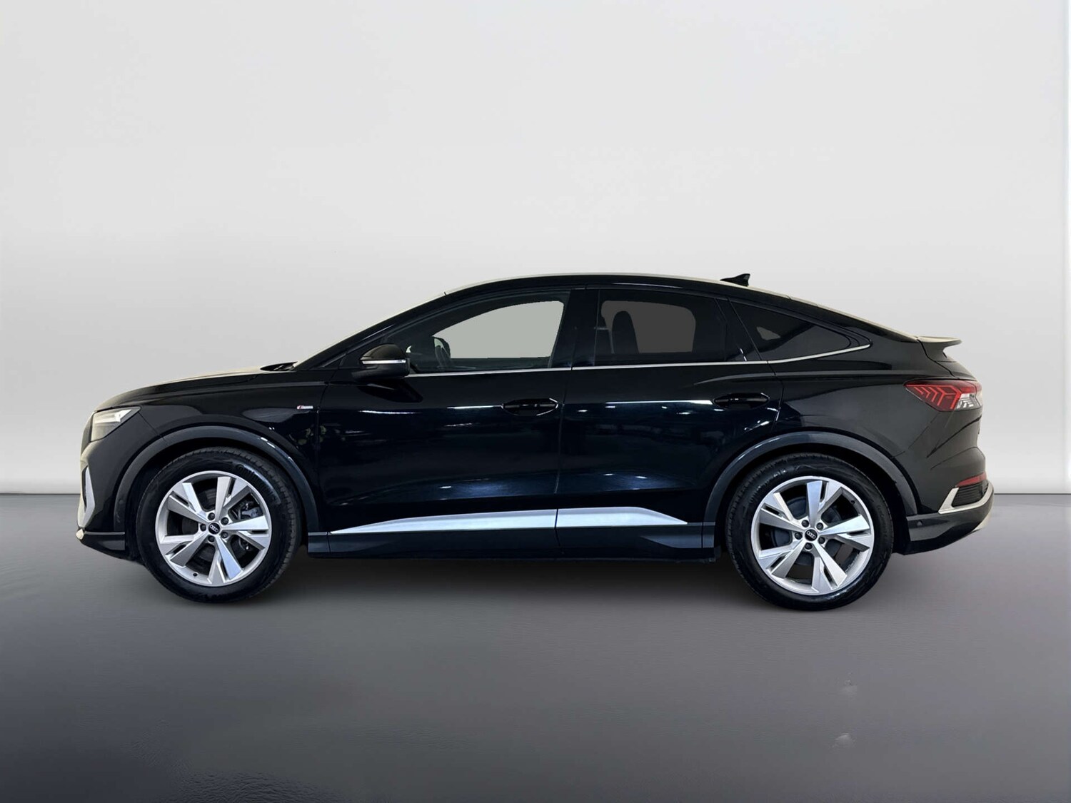 Used Audi Q4 e-tron 2022 for sale - 78152356: Photo 7