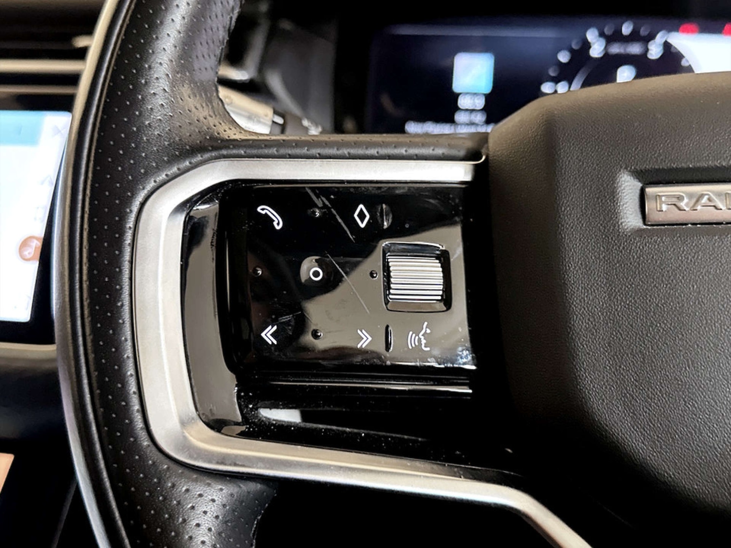 Used Land Rover Range Rover Velar 2022 for sale - 77370951: Photo 17