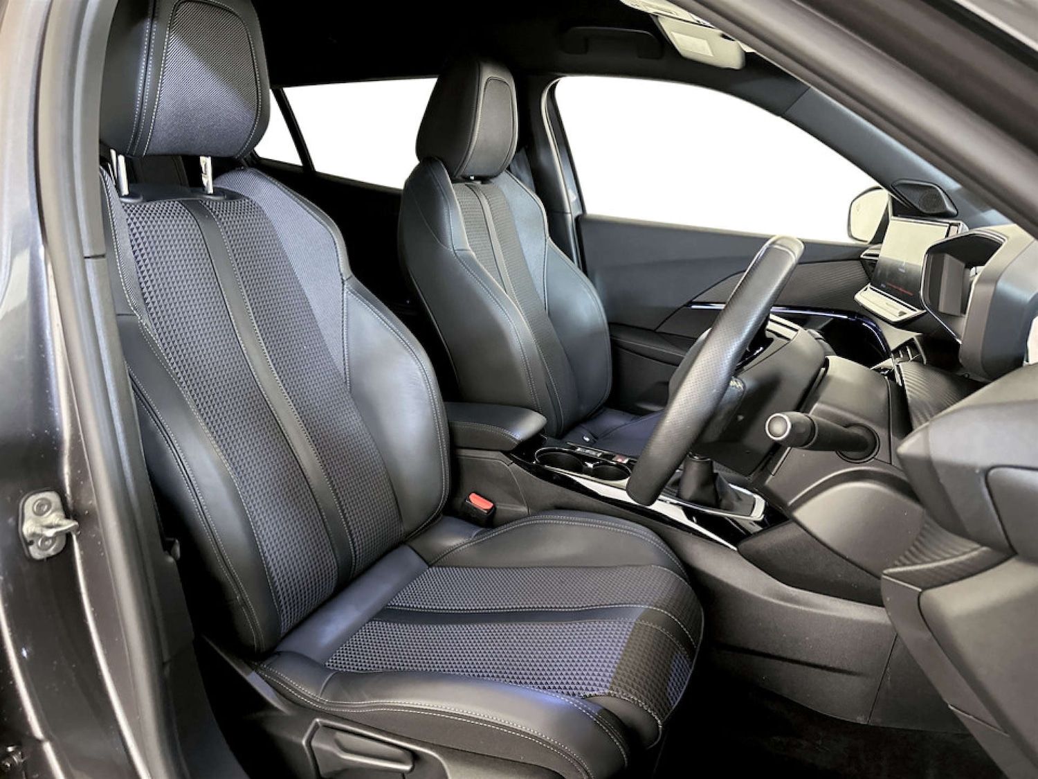 Used Peugeot 2008 2022 for sale - 77276697: Photo 13