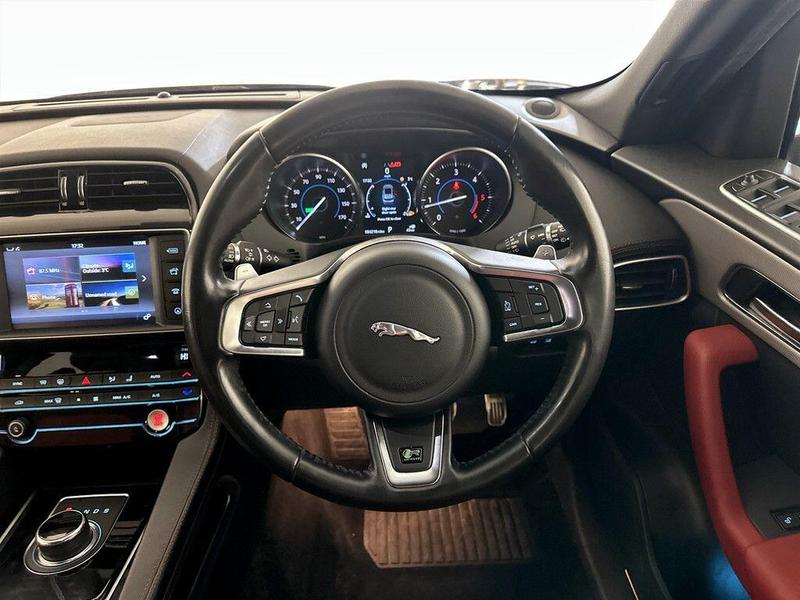 Used Jaguar F-Pace 2018 for sale - 76641139: Photo 16
