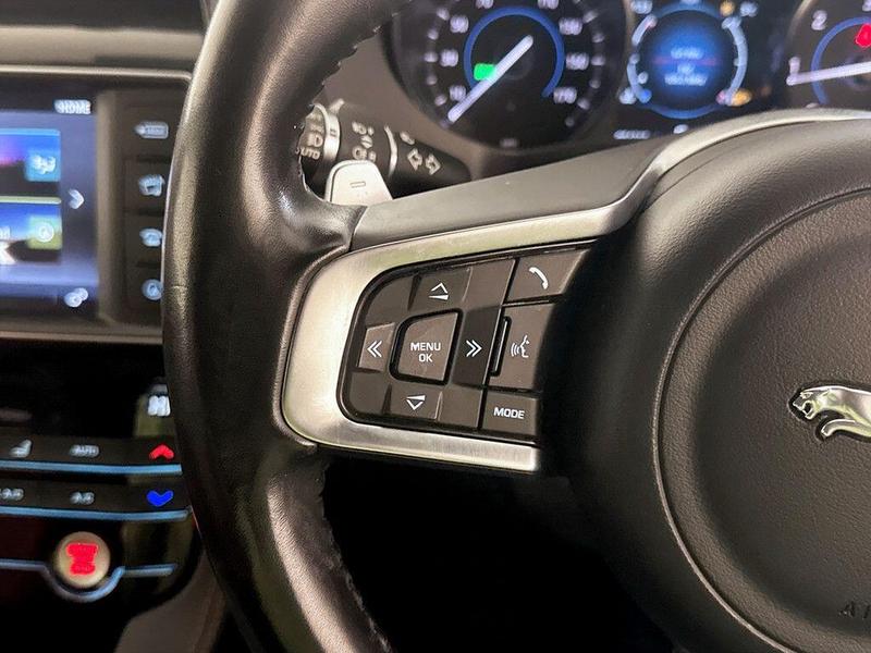 Used Jaguar F-Pace 2018 for sale - 76641139: Photo 17