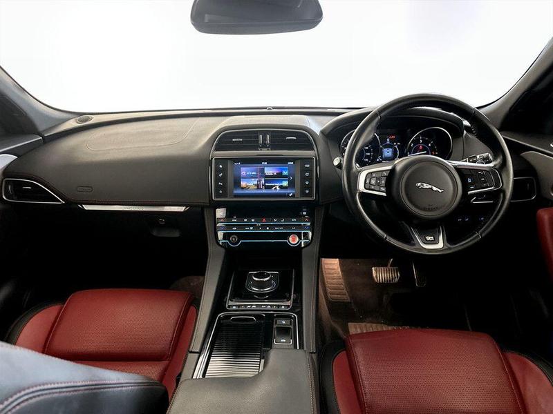 Used Jaguar F-Pace 2018 for sale - 76641139: Photo 3