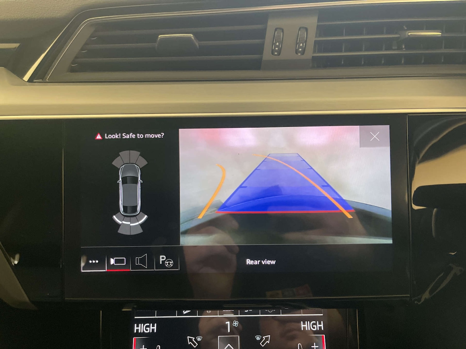 Used Audi e-tron 2022 for sale - 77989932: Photo 20