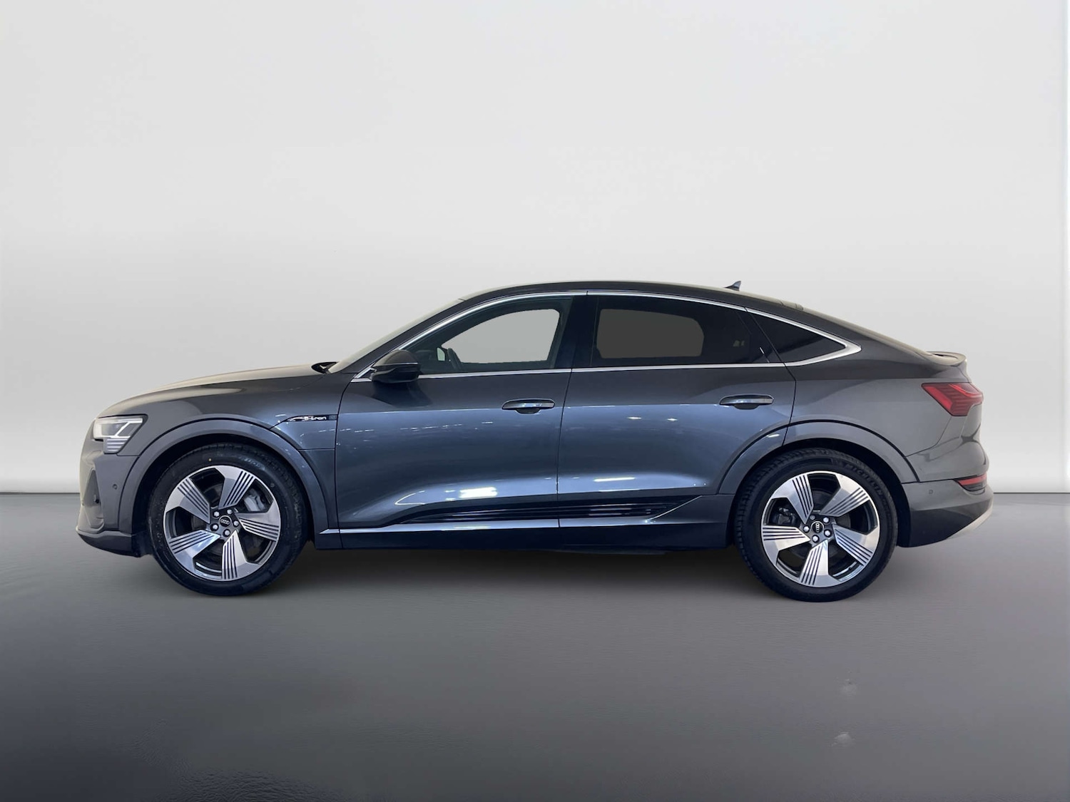 Used Audi e-tron 2022 for sale - 77989932: Photo 7