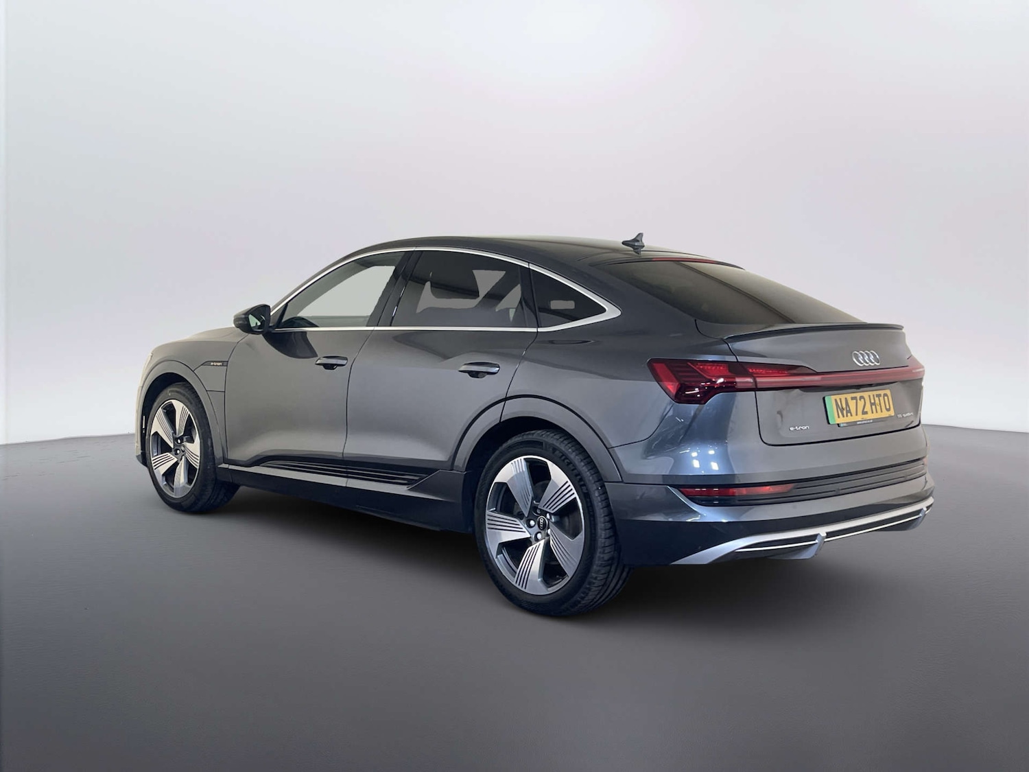 Used Audi e-tron 2022 for sale - 77989932: Photo 8