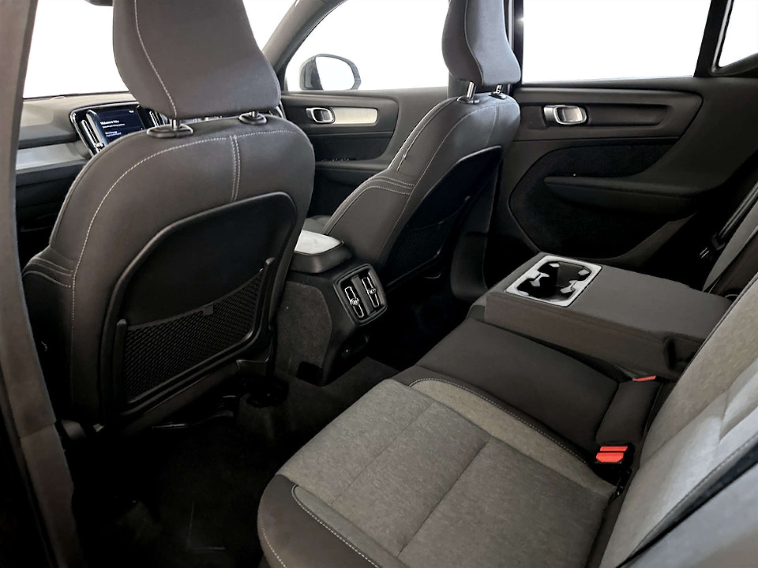 Used Volvo XC40 2023 for sale - 77422826: Photo 14