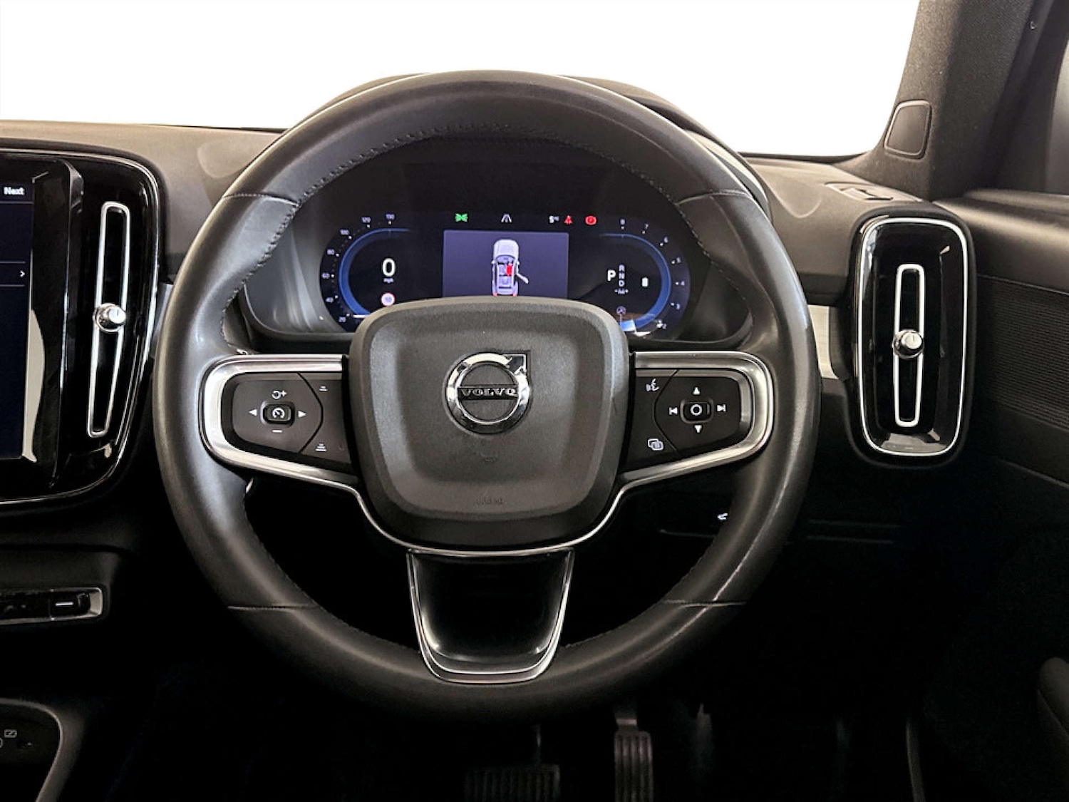 Used Volvo XC40 2023 for sale - 77422826: Photo 16