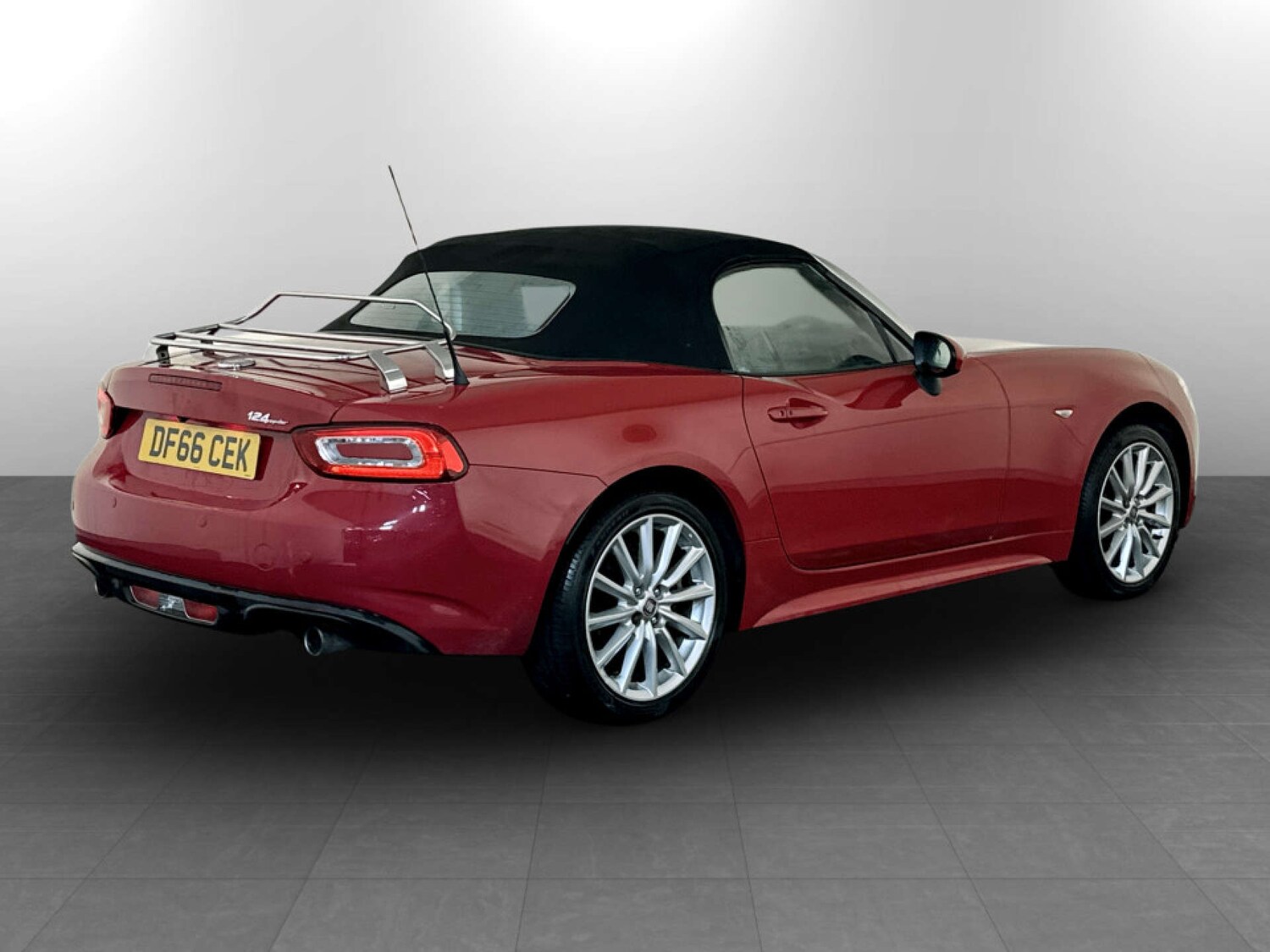 Used Fiat 124 Spider 2016 for sale - 77368299: Photo 10