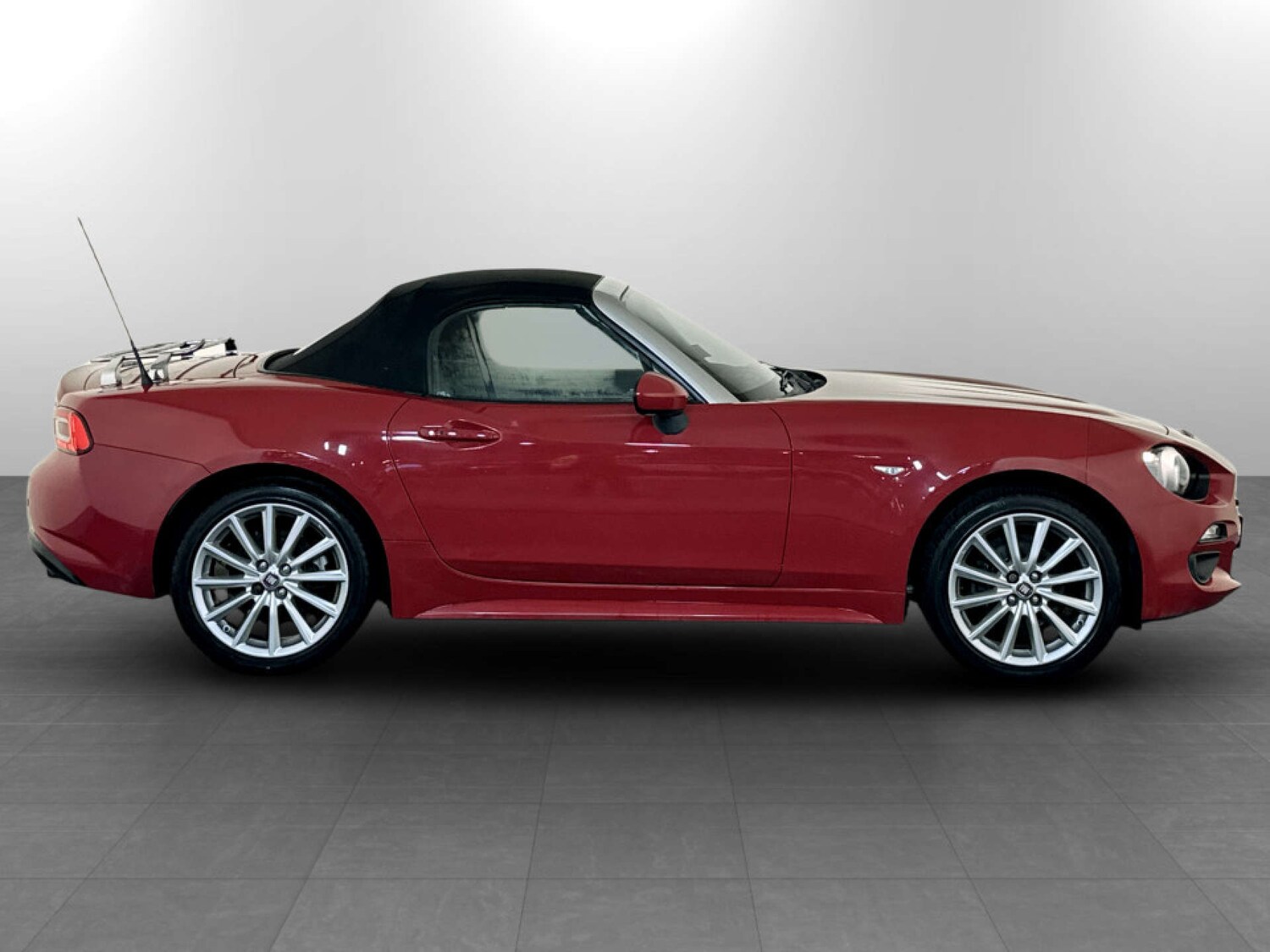 Used Fiat 124 Spider 2016 for sale - 77368299: Photo 11