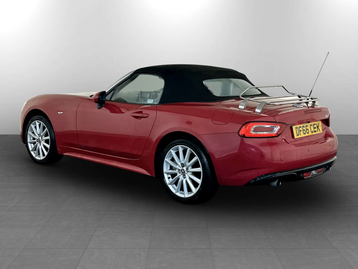 Used Fiat 124 Spider 2016 for sale - 77368299: Photo 8