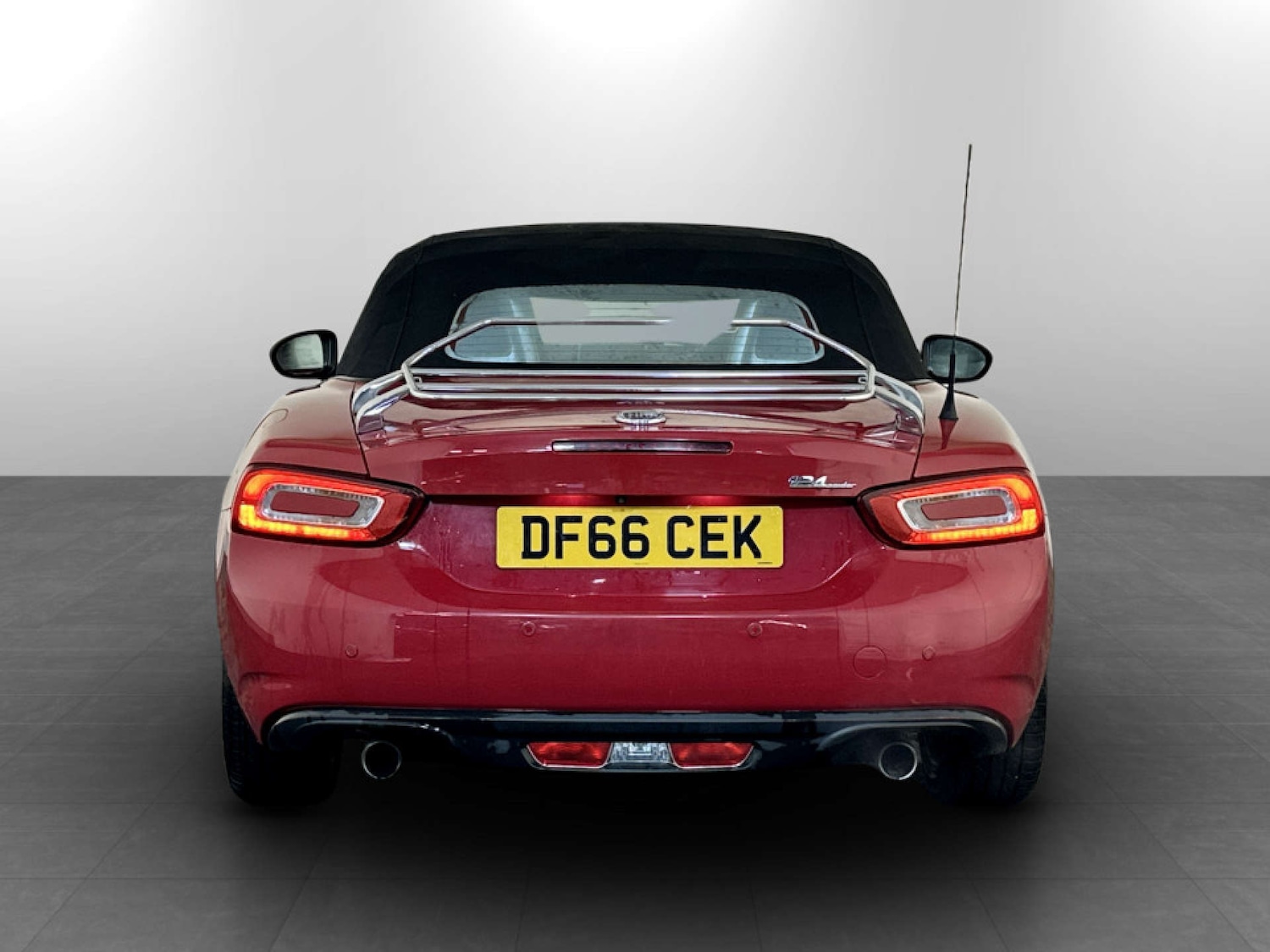 Used Fiat 124 Spider 2016 for sale - 77368299: Photo 9