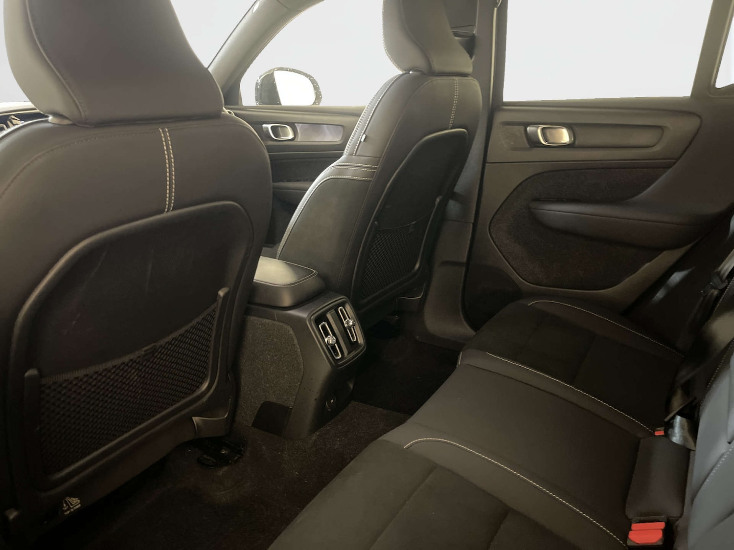 Used Volvo XC40 2023 for sale - 77905824: Photo 14