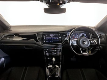 Used Volkswagen T-Roc 2021 for sale - 76382320: Photo