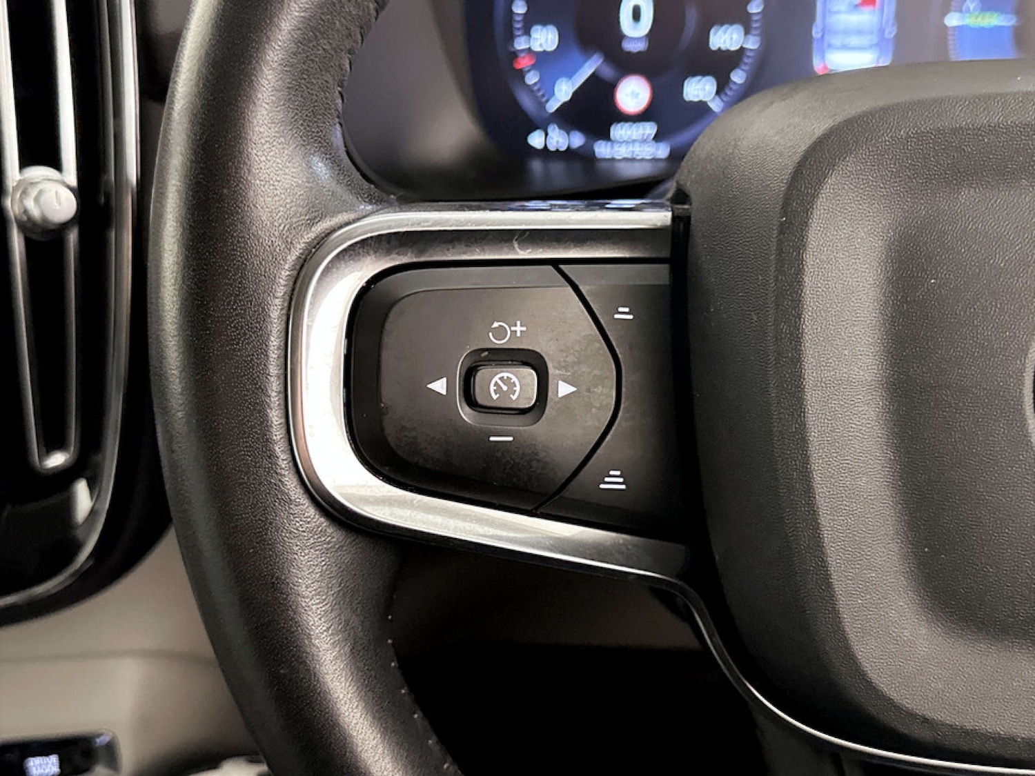 Used Volvo XC40 2021 for sale - 77640538: Photo 17