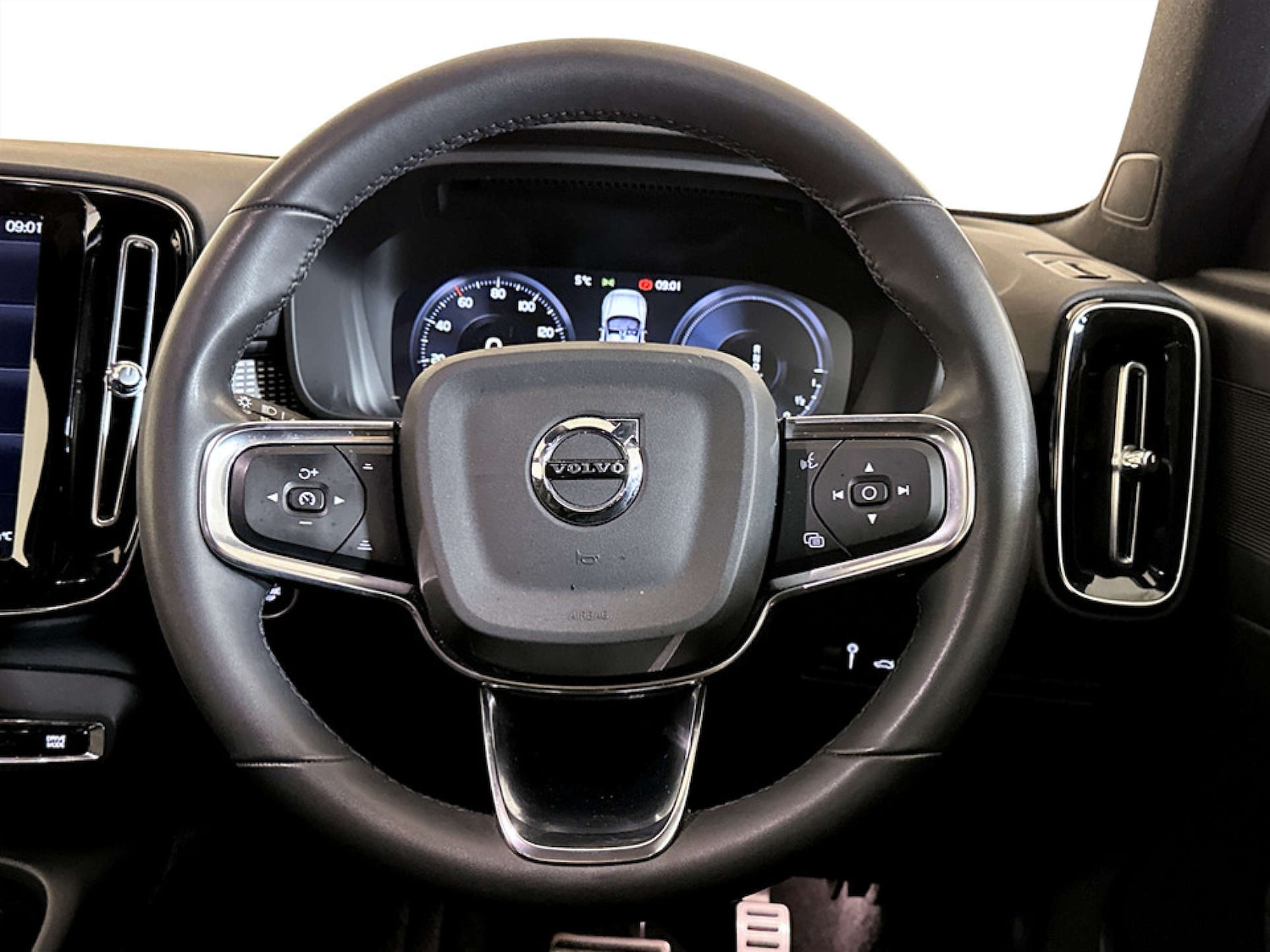 Used Volvo XC40 2022 for sale - 77422819: Photo 15