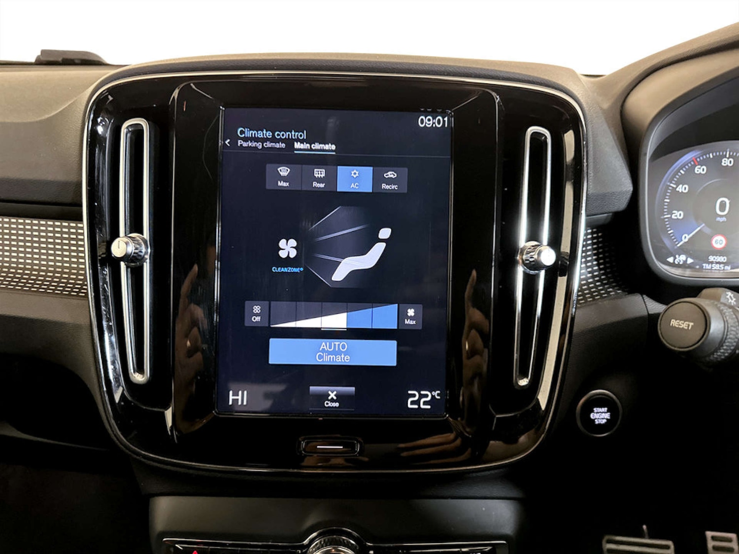 Used Volvo XC40 2022 for sale - 77422819: Photo 23