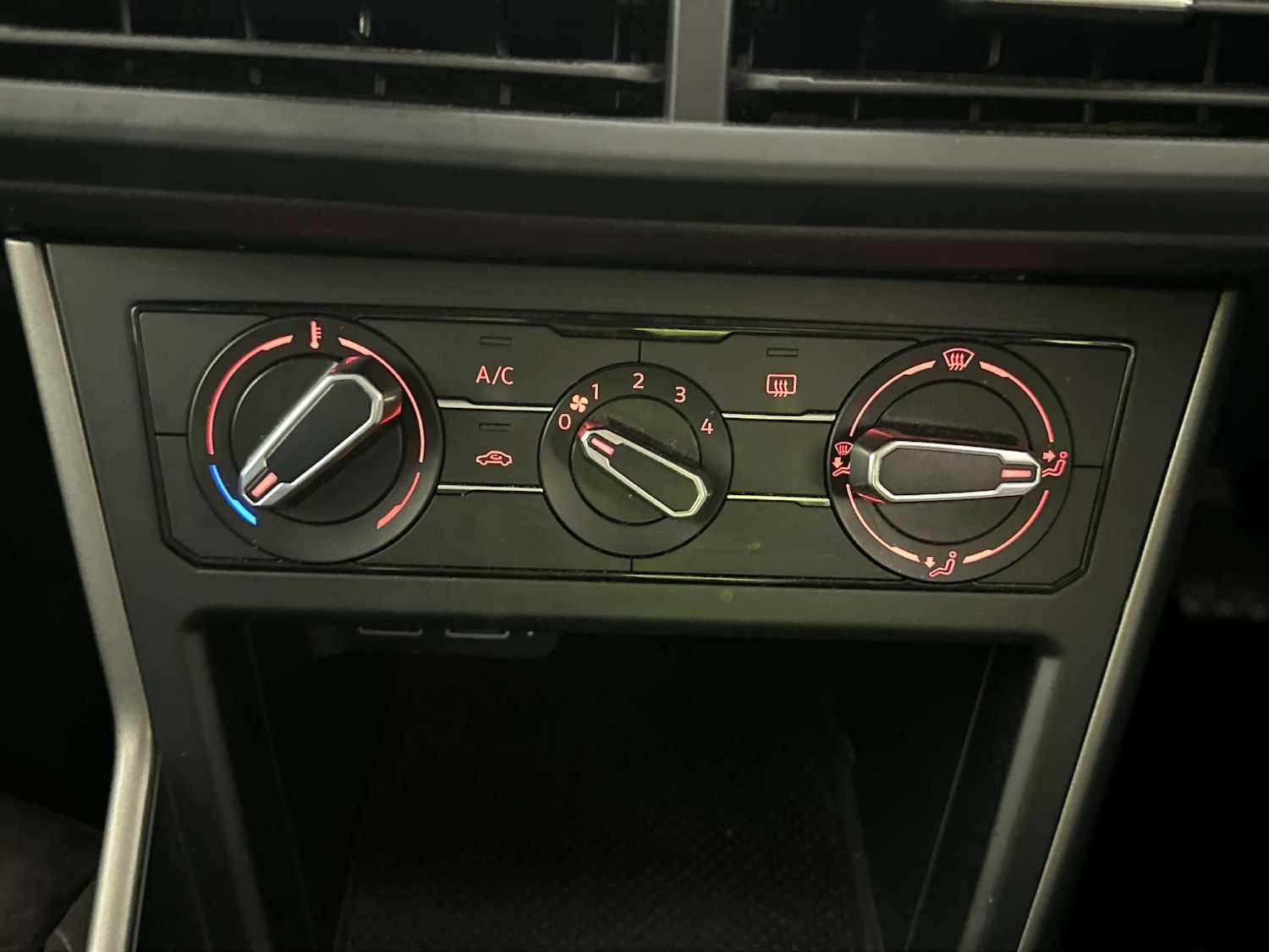 Used Volkswagen Polo 2019 for sale - 77953334: Photo 24